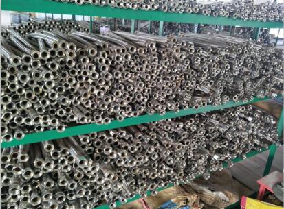 不銹鋼波紋管節(jié)省成本可以用鋼管替換嗎？